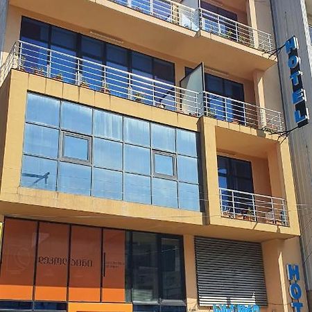 Blossom Hotel Батуми Экстерьер фото