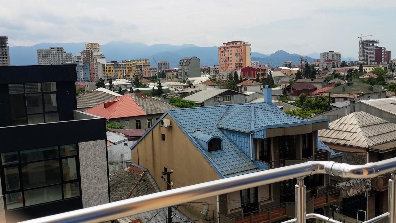 Blossom Hotel Батуми Экстерьер фото