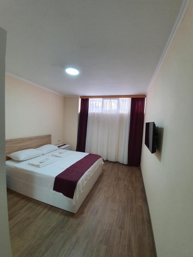 Blossom Hotel Батуми Экстерьер фото