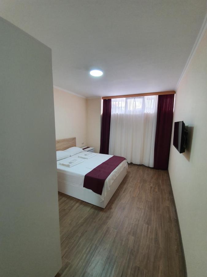 Blossom Hotel Батуми Экстерьер фото