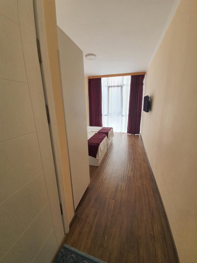 Blossom Hotel Батуми Экстерьер фото