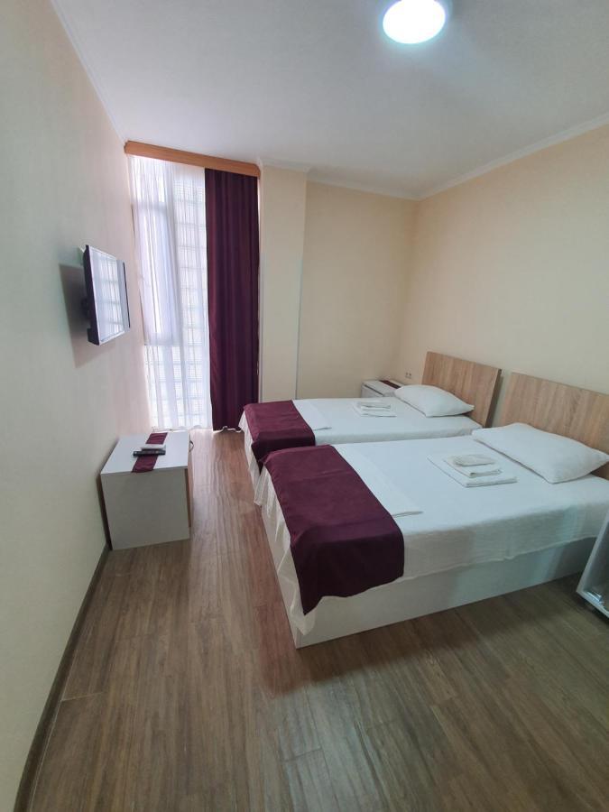 Blossom Hotel Батуми Экстерьер фото