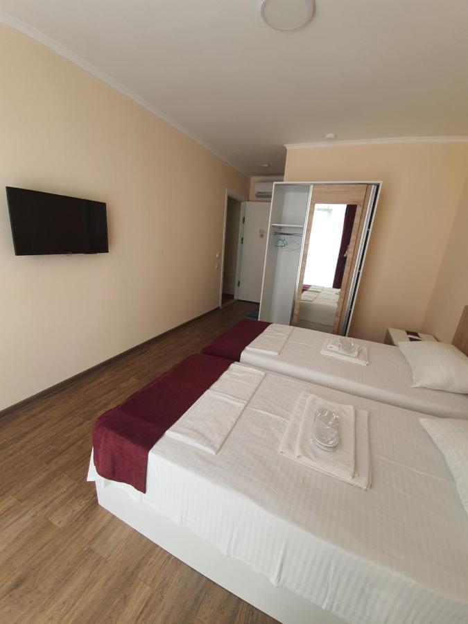 Blossom Hotel Батуми Экстерьер фото