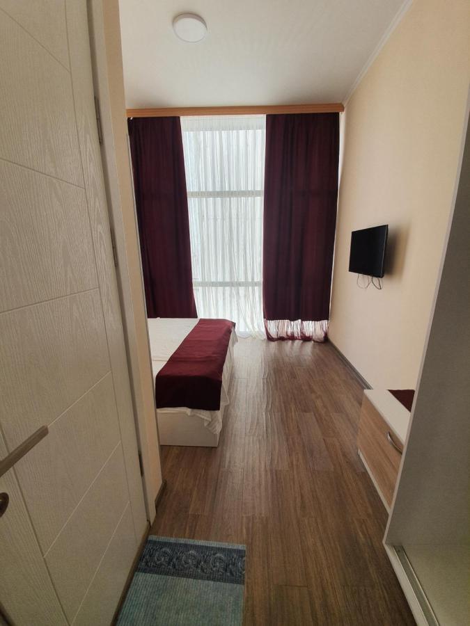 Blossom Hotel Батуми Экстерьер фото