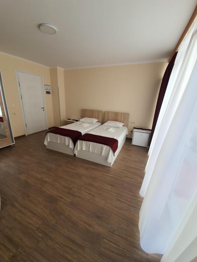 Blossom Hotel Батуми Экстерьер фото