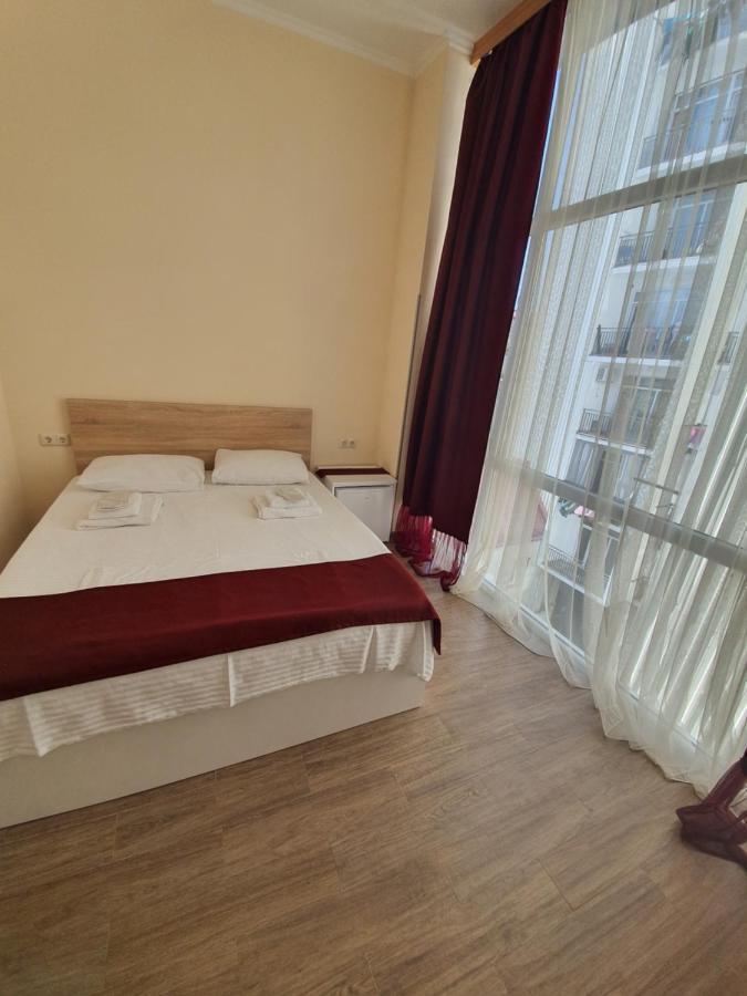 Blossom Hotel Батуми Экстерьер фото