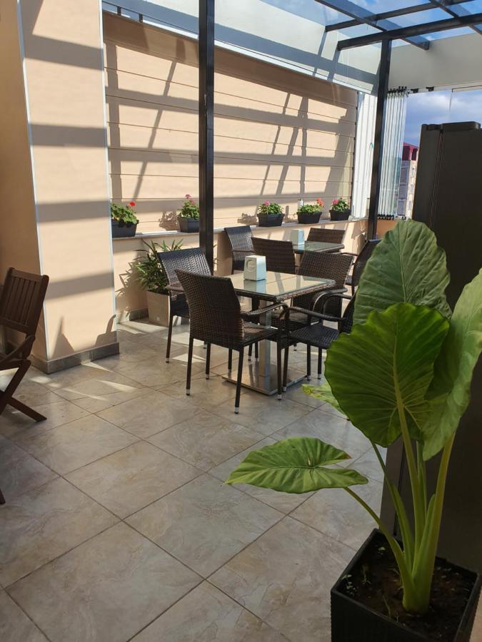 Blossom Hotel Батуми Экстерьер фото